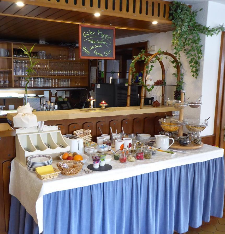 Pension Gasthof Zum Lamm Bischofsheim an der Rhoen Exterior photo
